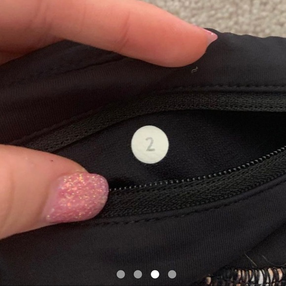 Lululemon tennis skirt - Picture 3 of 4